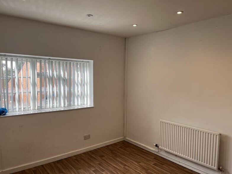 Market Sq, Newent à louer - Photo du bâtiment - Image 1 de 2