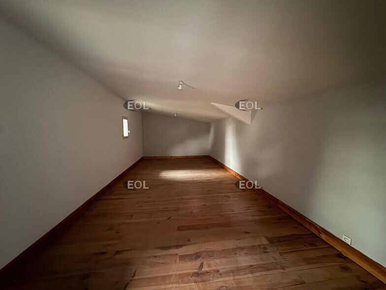 Flex in Brie-Comte-Robert for lease - Interior Photo - Image 3 of 3