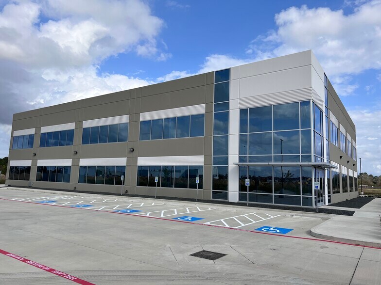 24130 State Highway 249, Tomball, TX à louer - Photo du bâtiment - Image 2 de 4