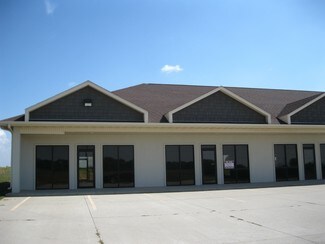 Plus de détails pour 800-814 Iowa Speedway Dr, Newton, IA - Bureau à louer