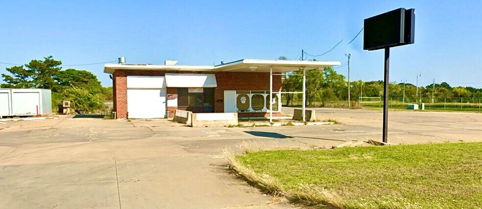 3840 SW Topeka Blvd, Topeka, KS à vendre - Photo du bâtiment - Image 2 de 7