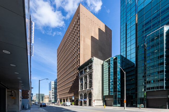 Plus de détails pour 60 Queen St, Ottawa, ON - Commerce de détail à louer