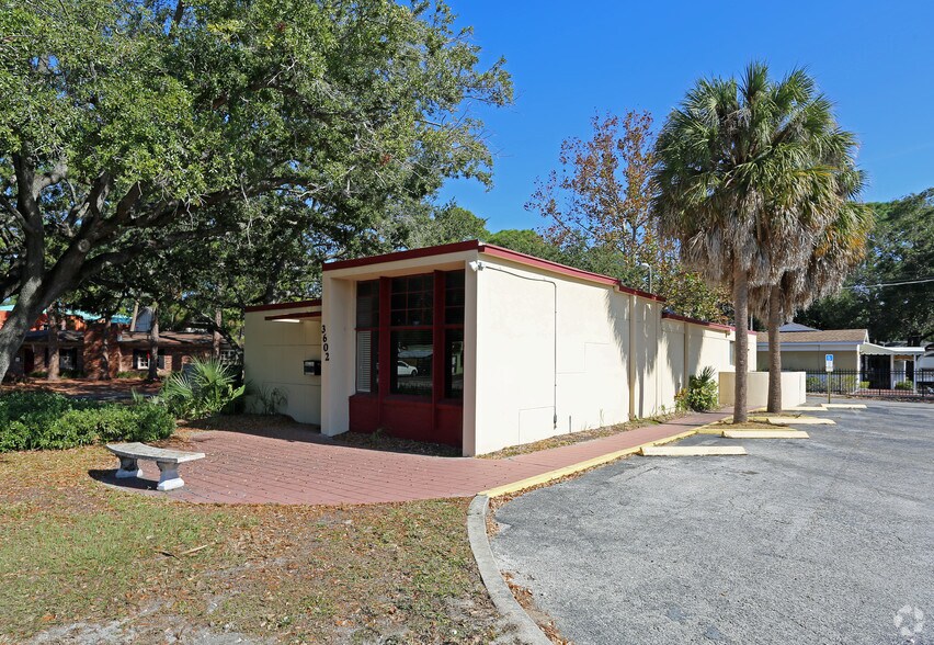 3602 S Manhattan Ave, Tampa, FL à vendre - Photo du bâtiment - Image 2 de 13