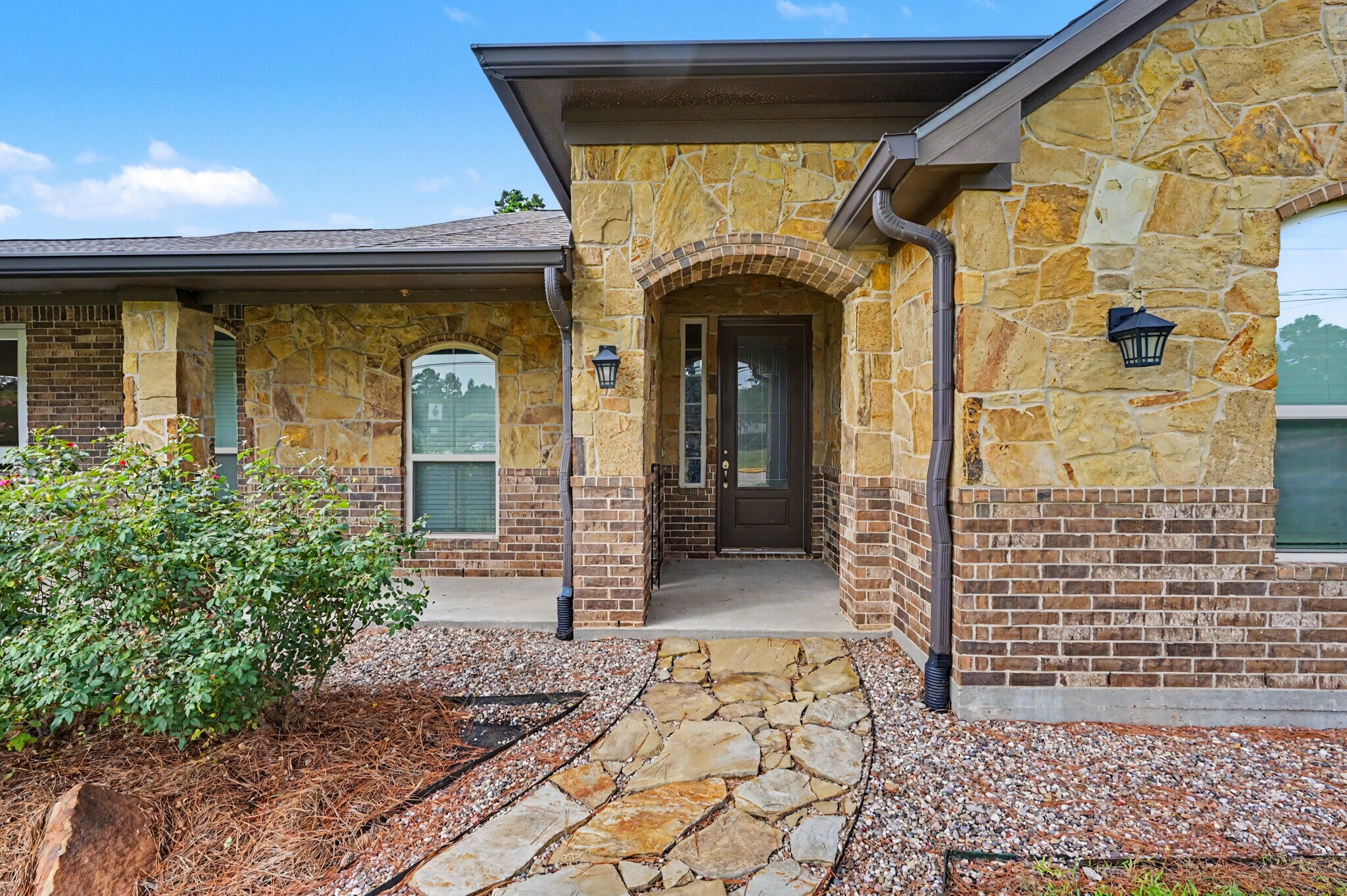 5155 W Davis St, Conroe, TX à louer Photo du bâtiment- Image 1 de 22