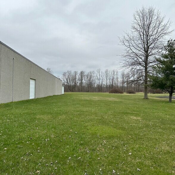 2899 Industrial Park Dr, Austinburg, OH à vendre - Photo du bâtiment - Image 3 de 8