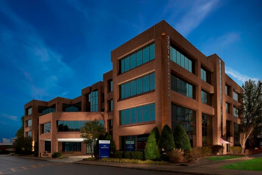 2201 Murphy Ave, Nashville, TN for lease - Primary Photo - Image 1 of 11
