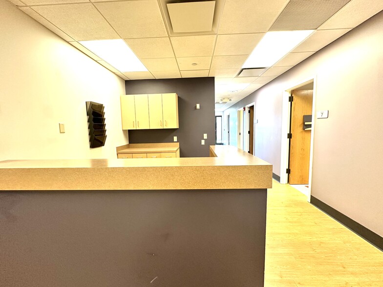2022 Kelle Dr, Chesterton, IN à vendre - Photo du bâtiment - Image 3 de 25