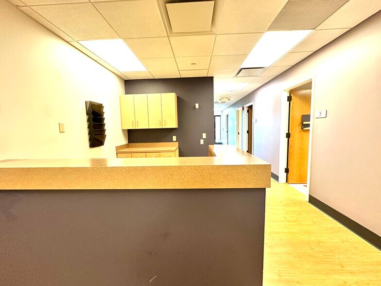 2022 Kelle Dr, Chesterton, IN à vendre - Photo du bâtiment - Image 3 de 25