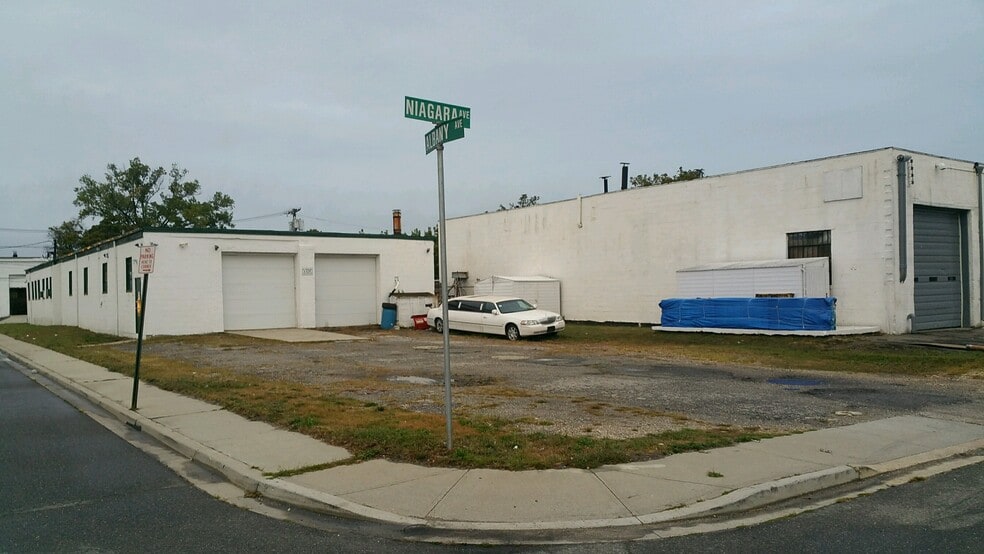 111 Albany Ave, Freeport, NY for sale - Building Photo - Image 2 of 8