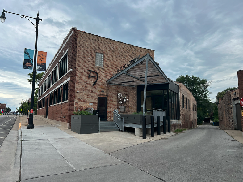 2901 W Lawrence Ave, Chicago, IL for lease - Building Photo - Image 1 of 11