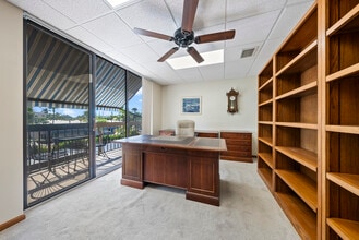 2335 Tamiami Trl N, Naples, FL for lease Building Photo- Image 1 of 16