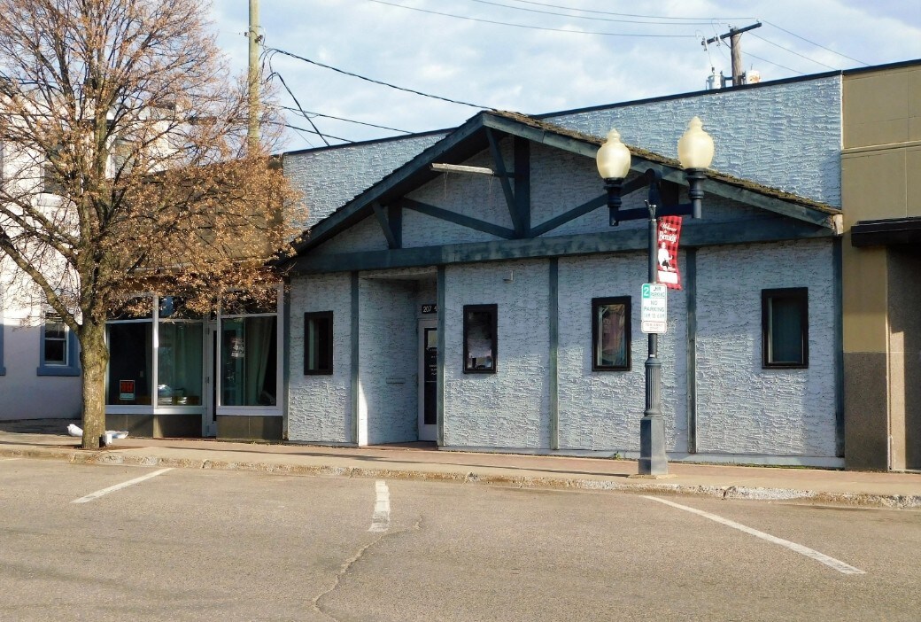 207 4th St NW, Bemidji, MN à louer Photo du bâtiment- Image 1 de 21