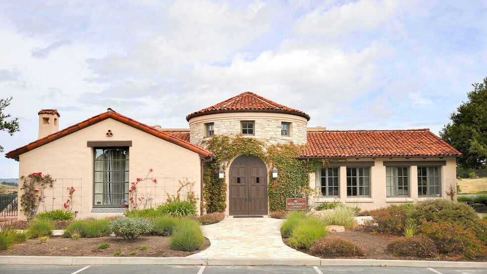 10 Harris Ct, Monterey, CA à vendre - Photo du bâtiment - Image 2 de 3