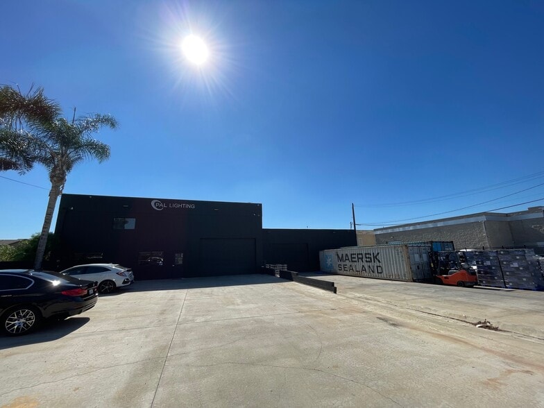 300-308 E 2nd Ave, La Habra, CA for sale - Building Photo - Image 2 of 13