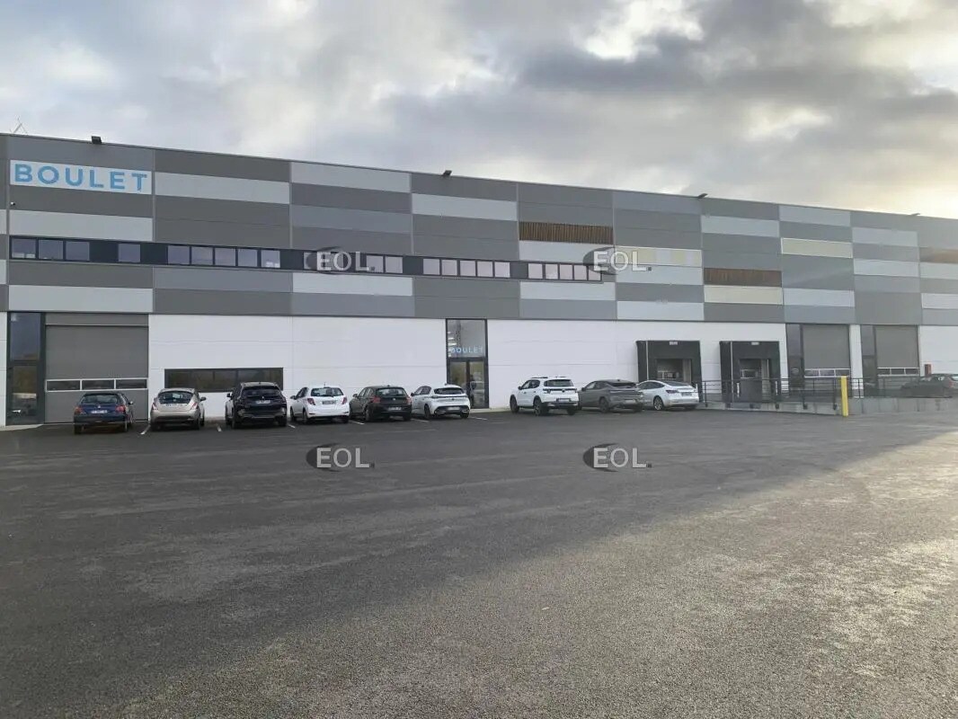Flex dans Neuville-sur-Oise à louer Photo du bâtiment- Image 1 de 10