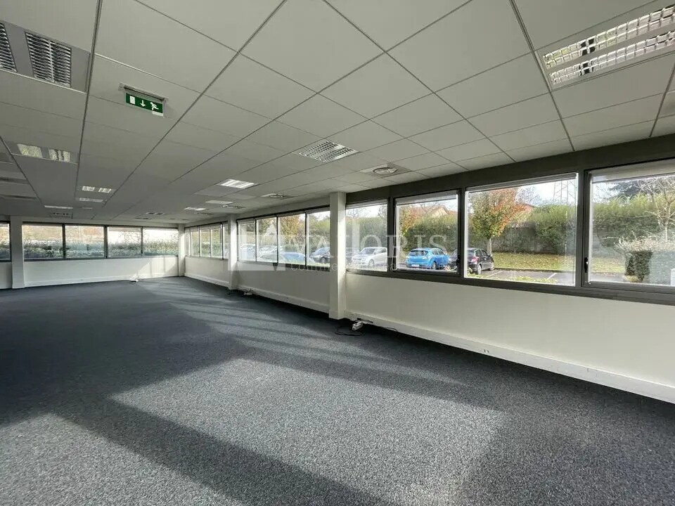 Office in Dardilly for lease Interior Photo- Image 1 of 21