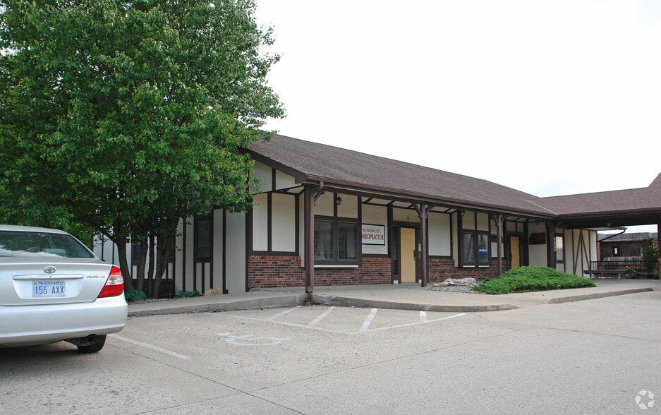 2721 W 6th St, Lawrence, KS for sale - Building Photo - Image 3 of 28