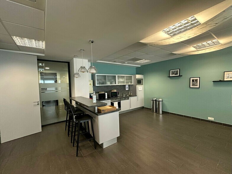 Office in Entzheim for lease - Interior Photo - Image 3 of 7