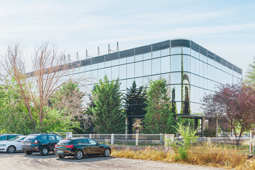 Office in Villaviciosa de Odón, MAD for sale - Building Photo - Image 3 of 3