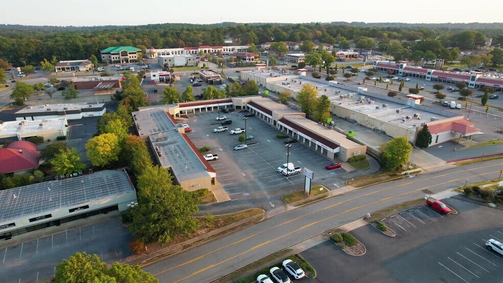 11324 Arcade Dr, Little Rock, AR à louer - Vidéo sur l’inscription commerciale - Image 2 de 11