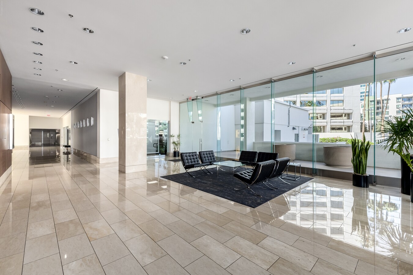 3033 N Central Ave, Phoenix, AZ 85012 - Unité 420 -  - Photo intérieure - Image 1 of 24