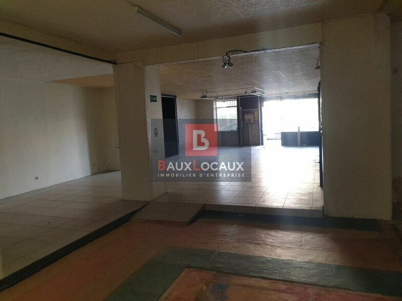 Retail in Salon-de-Provence for lease - Interior Photo - Image 3 of 3