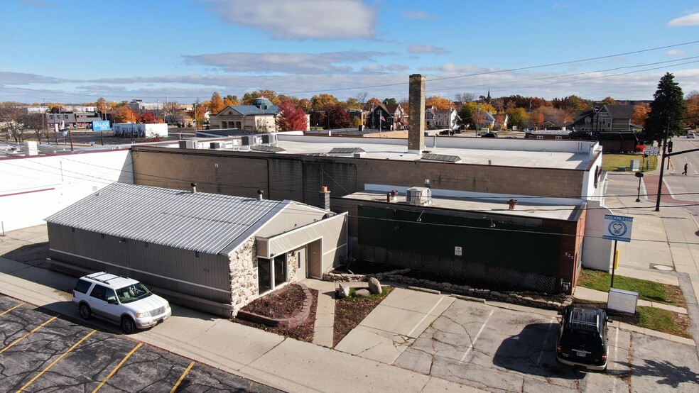 519 E Walnut St, Green Bay, WI à louer - Photo du bâtiment - Image 2 de 11