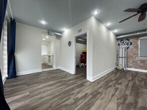 5606 N Nebraska Ave, Tampa, FL for lease Interior Photo- Image 2 of 10