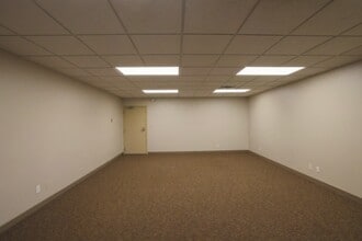 10800 Lyndale Ave S, Bloomington, MN à louer Photo du bâtiment- Image 2 de 10