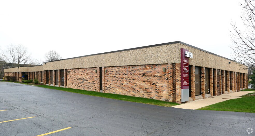 5050 Newport Dr, Rolling Meadows, IL à vendre - Photo du bâtiment - Image 3 de 5