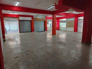 Plus de détails pour Multi-résidentiel à vendre