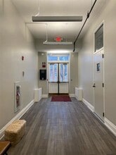 2101 Woolworth Ave, Omaha, NE for lease Building Photo- Image 1 of 7