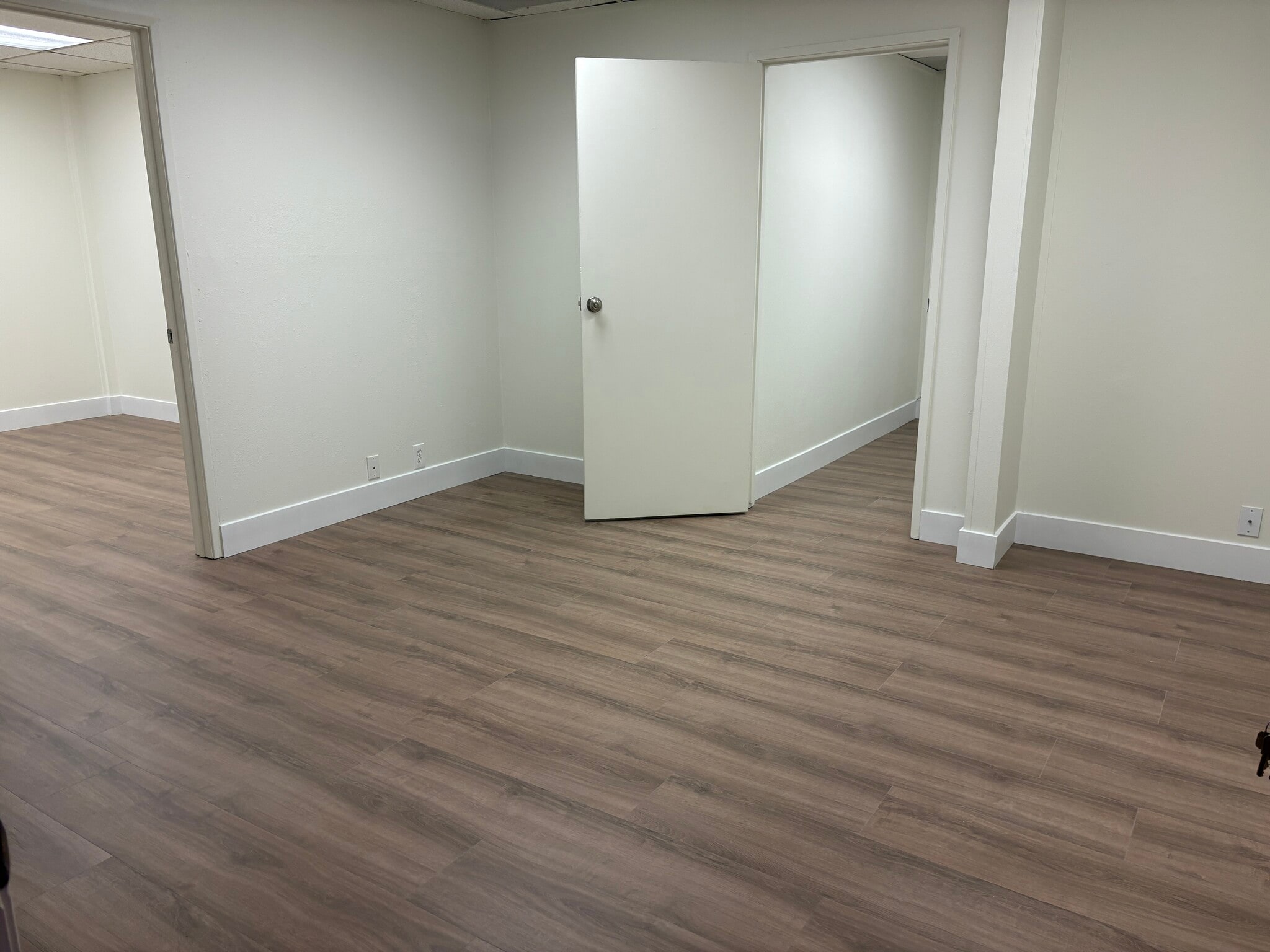 8345 Reseda Blvd, Northridge, CA à louer Photo intérieure- Image 1 de 3