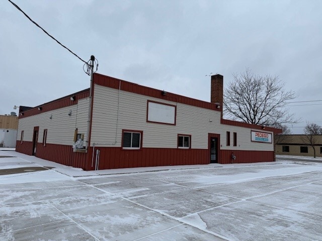 201 W 4th St, Monticello, MN for lease - Building Photo - Image 2 of 8