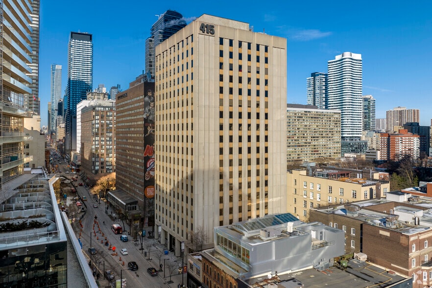 415 Yonge St, Toronto, ON for lease - Building Photo - Image 1 of 11