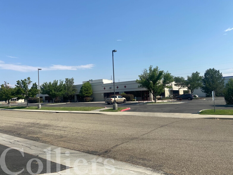 9415 W Golden Trout St, Boise, ID for lease - Building Photo - Image 1 of 1