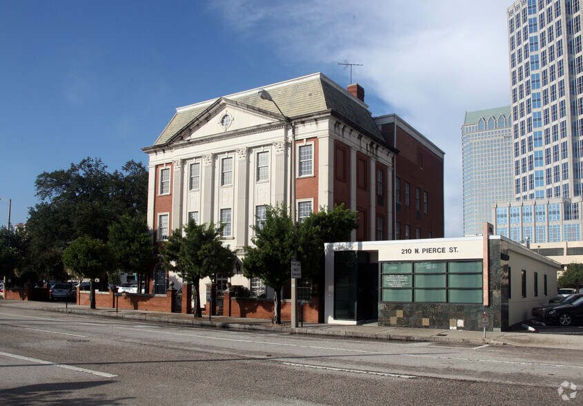 200 N Pierce St, Tampa, FL à vendre - Photo du bâtiment - Image 2 de 2