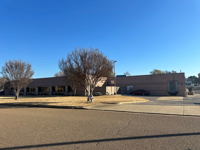 3080 Bartlett Corporate Dr, Bartlett, TN for lease - Building Photo - Image 3 of 3