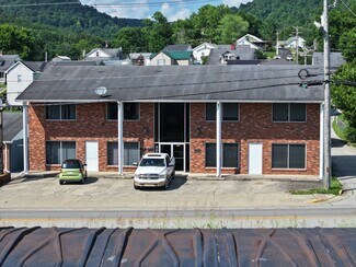 Plus de détails pour 727 River Dr, Irvine, KY - Multi-résidentiel à vendre