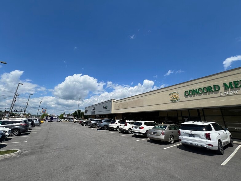 721 Highway 321 N, Lenoir City, TN à louer - Photo du bâtiment - Image 2 de 17