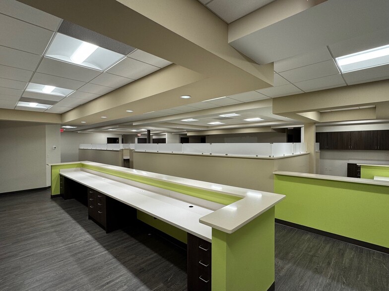 2571 Forest Dr, Columbia, SC for lease - Interior Photo - Image 2 of 9