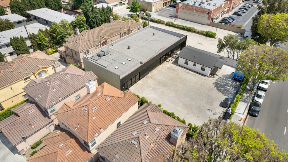 14128 Paramount Blvd, Paramount, CA à vendre - Photo du bâtiment - Image 2 de 33