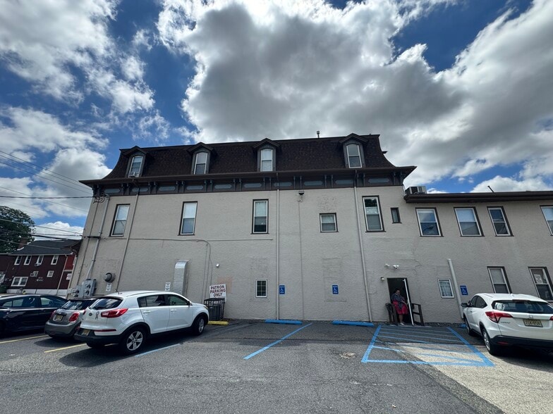 8 N Broadway, Pitman, NJ for lease - Building Photo - Image 2 of 11