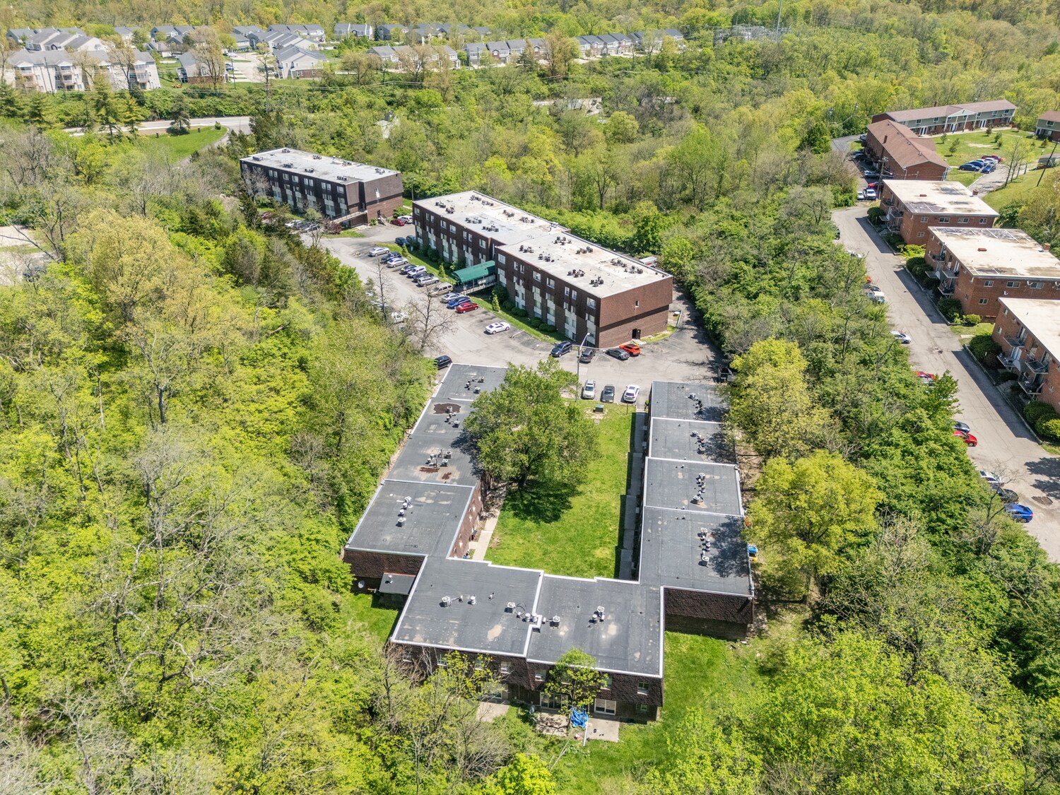 5459-5473 Kirby Ave, Cincinnati, OH à vendre Photo du bâtiment- Image 1 de 1