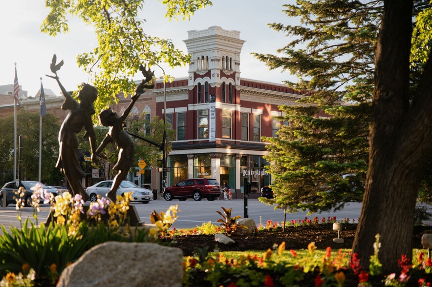 55-65 N University Ave, Provo, UT à vendre - Photo du bâtiment - Image 2 de 20