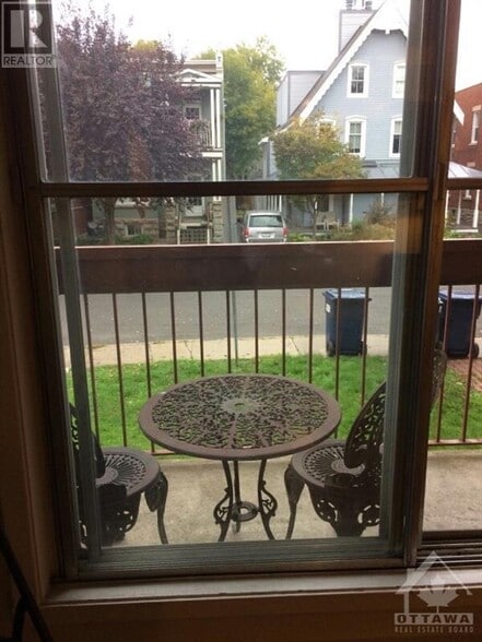204 Bruyere St, Ottawa, ON à vendre - Photo du bâtiment - Image 2 de 7