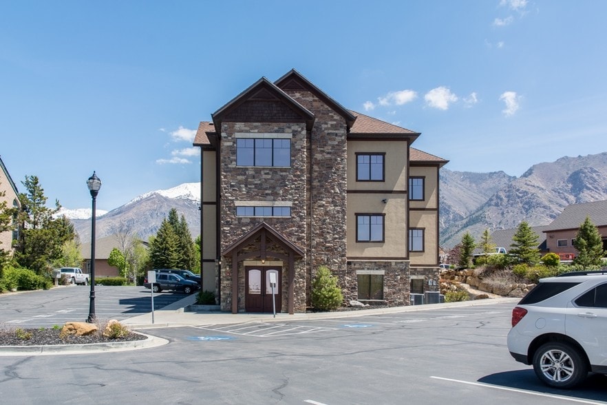 155 W Canyon Crest Rd, Alpine, UT for sale - Building Photo - Image 3 of 9