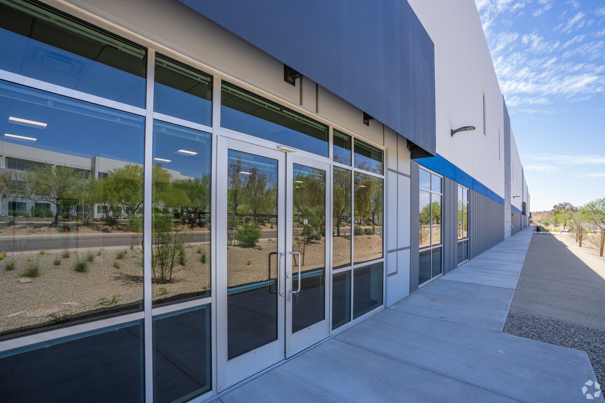2415-2335 W Corporate Center Dr, Phoenix, AZ for lease Interior Photo- Image 1 of 10