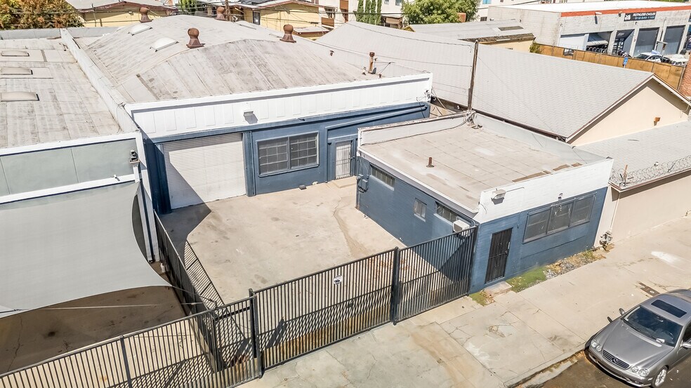 14117-14123 Bessemer St, Van Nuys, CA à vendre - Photo du bâtiment - Image 3 de 22
