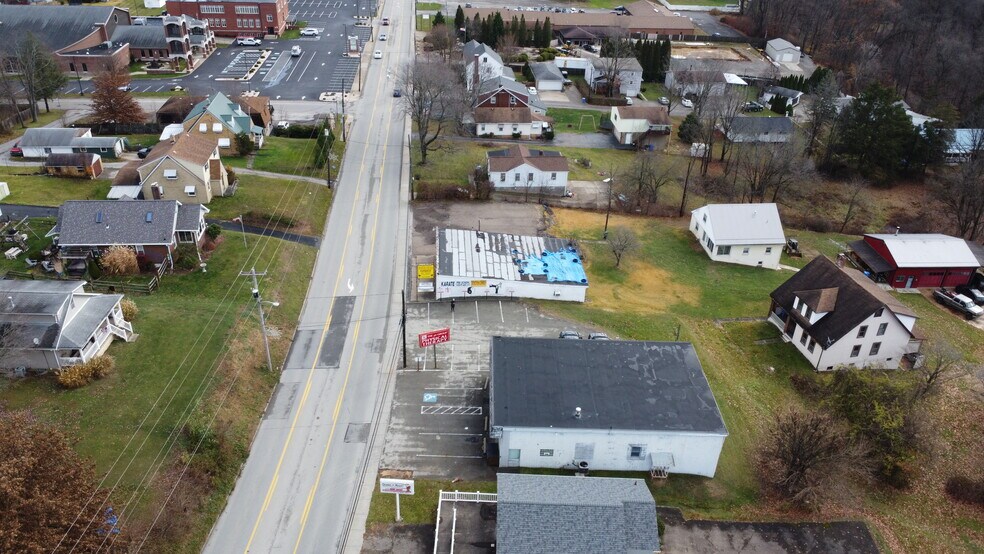 3014 Leechburg Rd, New Kensington, PA for lease - Building Photo - Image 2 of 11